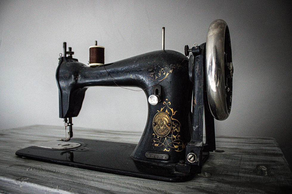 Photo d'une ancienne machine à coudre