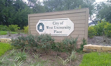 🏡 Neighborhood Spotlight: West University Place | Classic Charm with a Premier Location