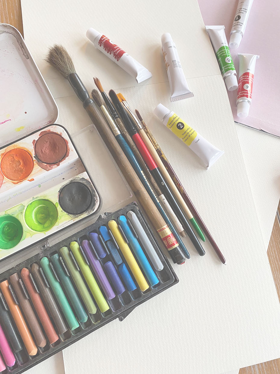 målfärger o penslar_edited.png