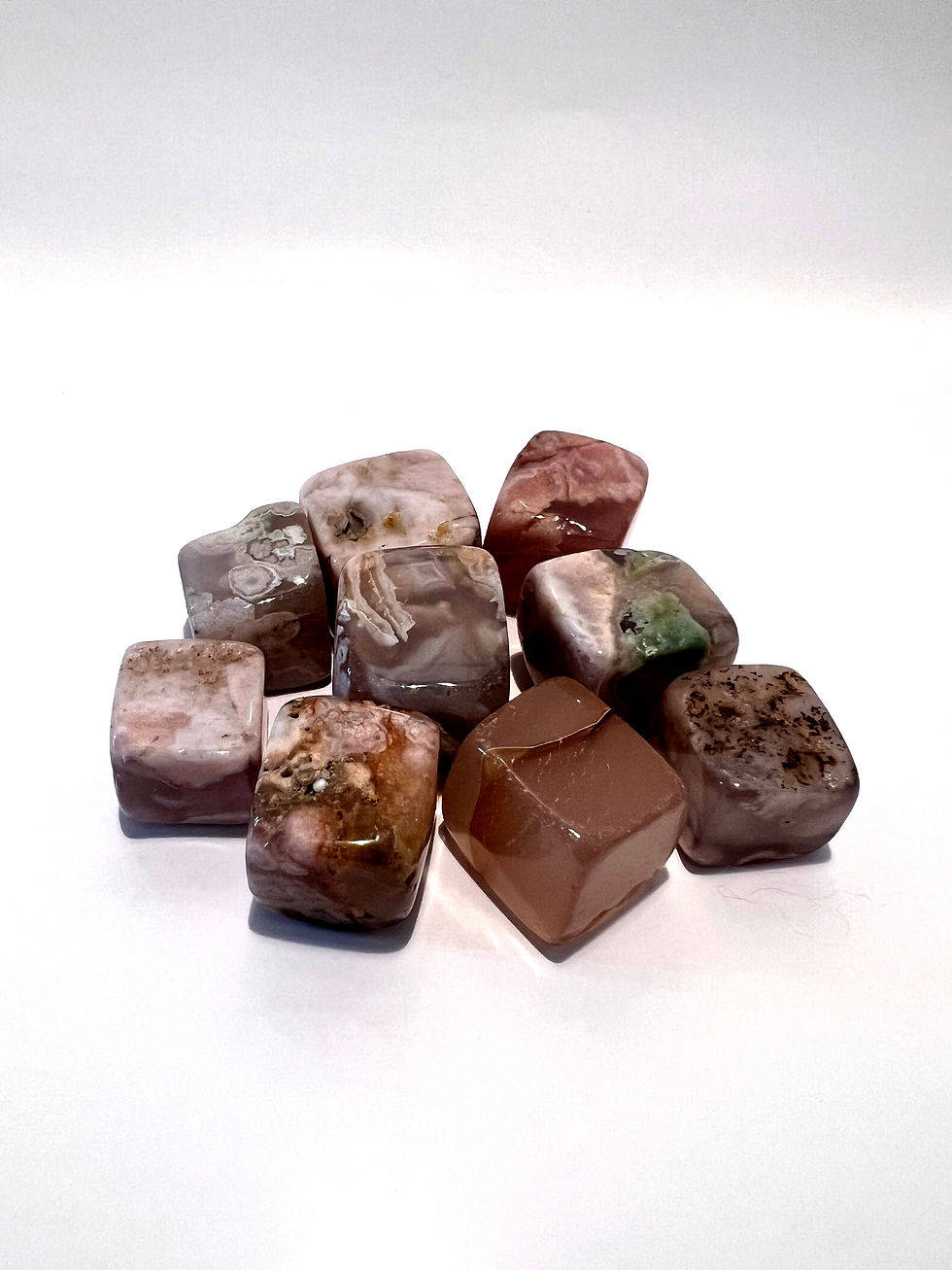 Miniatura: Flower Agate Cube Carvings