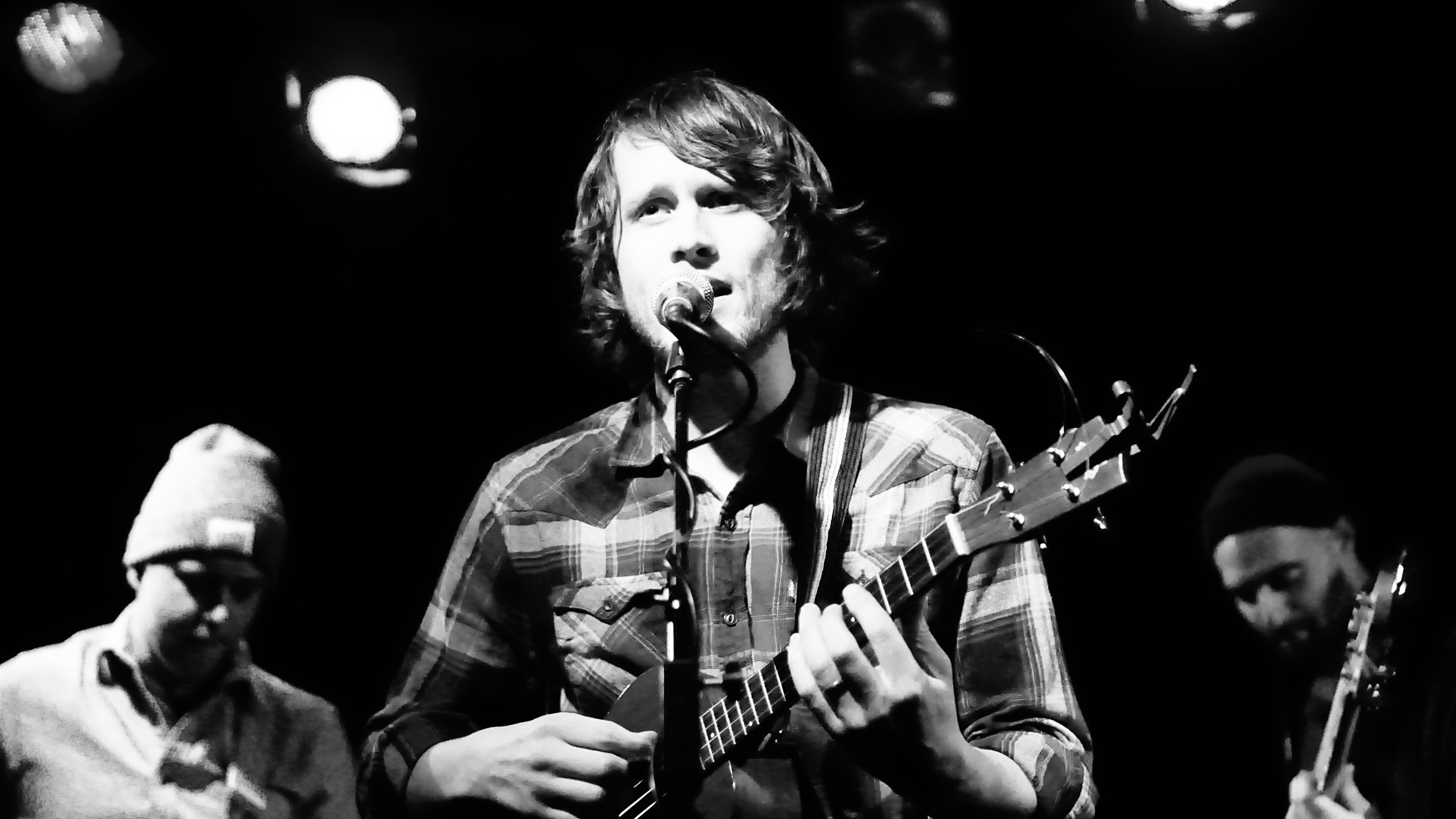 townsppl press shot - alex b and w photo-tom v bush