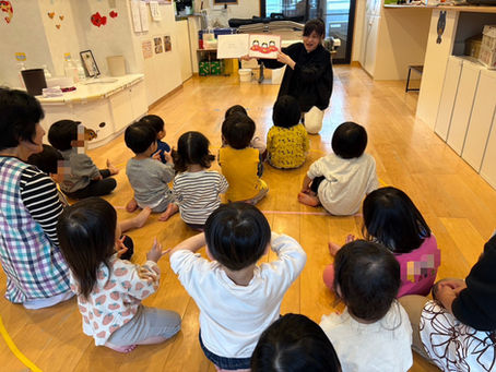 おしゃべり絵本リトミック♪