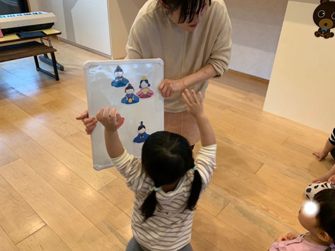 おしゃべり絵本リトミック