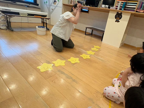 おしゃべり絵本リトミック🎵