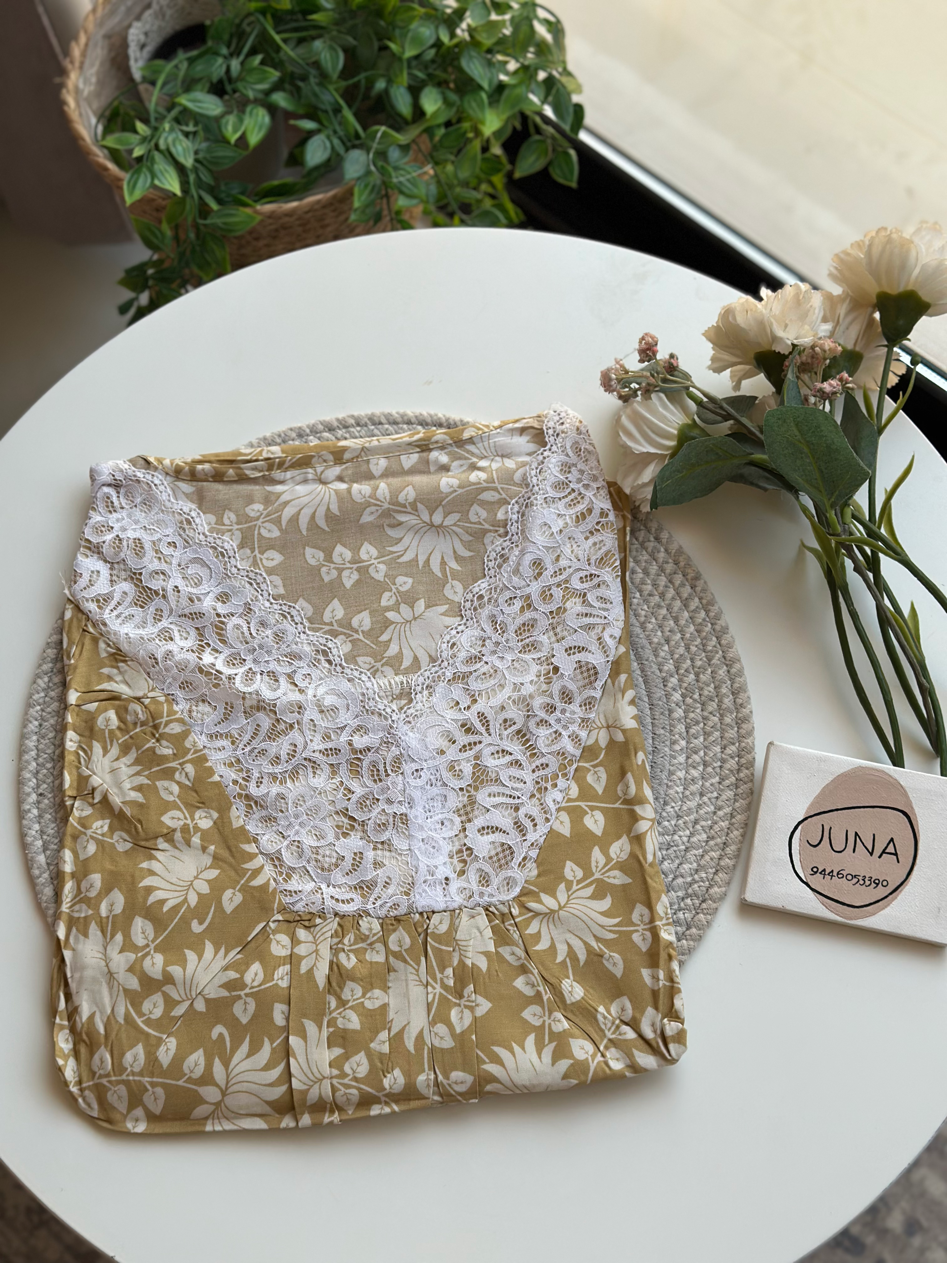 V-Neck lace nighty 