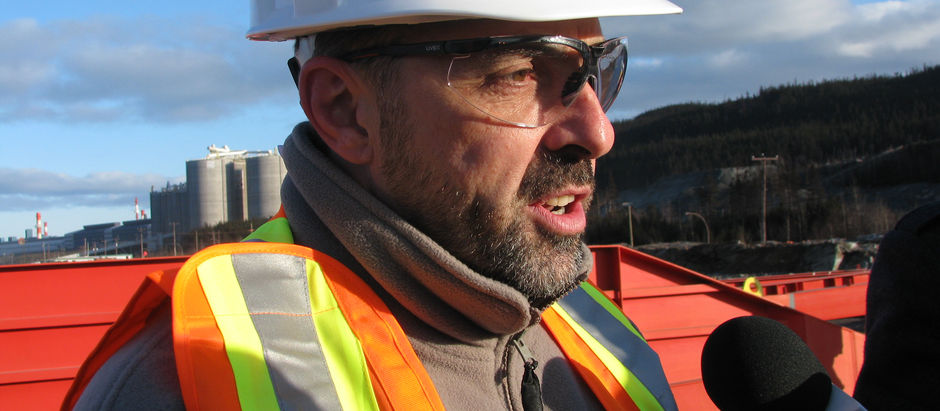 Un artisan de la mine Bloom passe chez Vanadium One