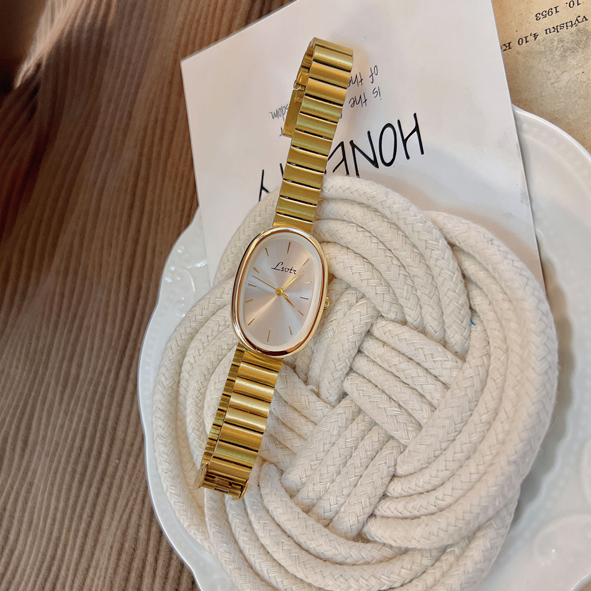 1pc New Fashionable Women'S Watch With Gold Bracelet, Vintage Ins Style