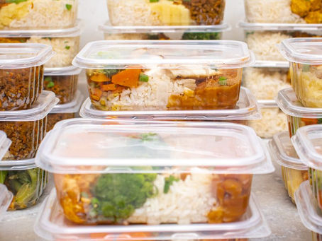 Which platform is best for finding Bangalore customers who want homemade diabetic-friendly, low-salt, or senior-friendly meals?