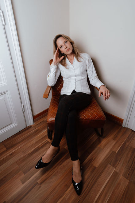 Victoria Scheer Photography
kreatives Business foto
Business-photos
business-portrait
Anwaltskanzlei Teamfoto
schwarz weiß foto
business- fotos
Business-menschen
portraits
proffessionelle fotos
wien Fotograf
Vienna photographer
wien Business-fotografie
