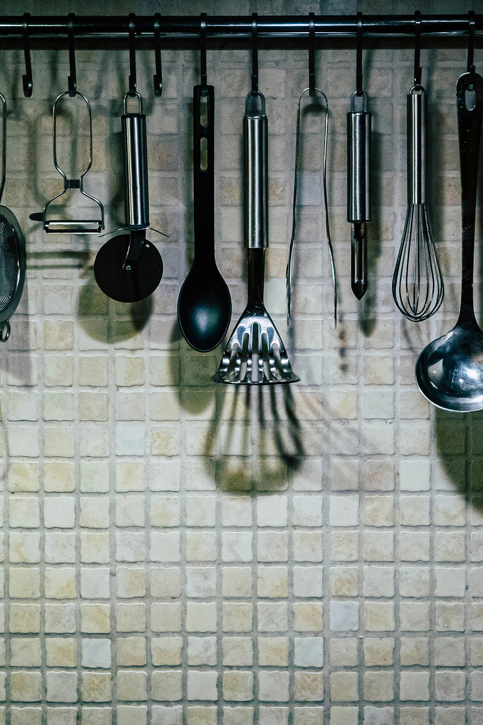 Kitchen tools hanging