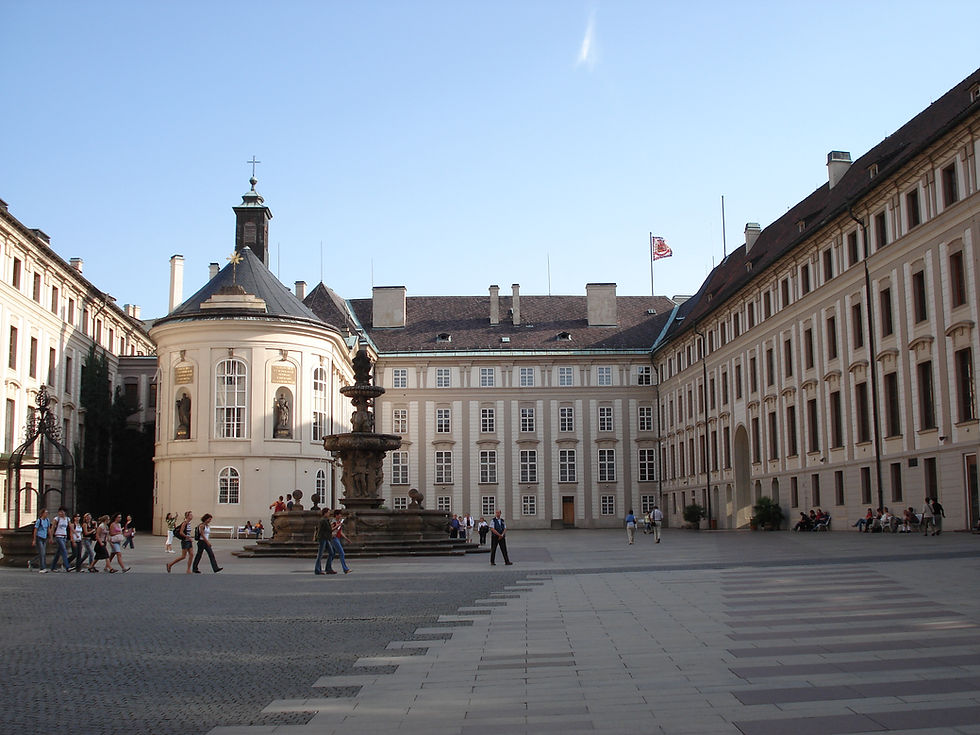 Prague_Castle_2nd_Courtyard.jpg