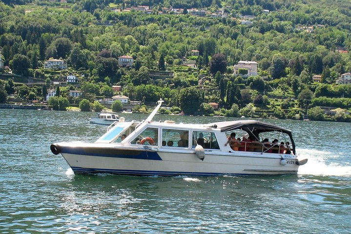 Hop-on/Hop-off boat ticket to Stresa
