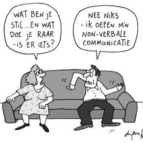 De afstand wordt te groot. Het wegvallen van non-verbale signalen.