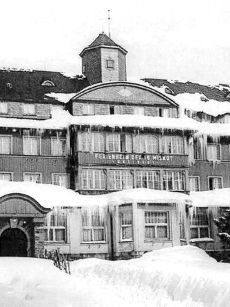 Außenansicht historisches Sporthotel Oberwiesenthal