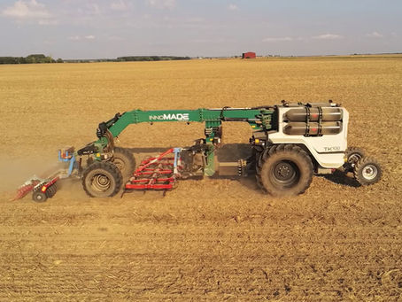 Ackerrobotik im Verbund: Feldschwarm nimmt Fahrt auf