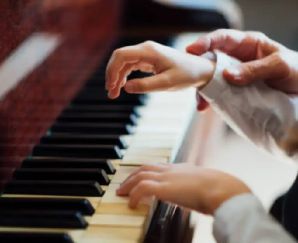 experienced-master-piano-hand-1200x800.jpg.webp