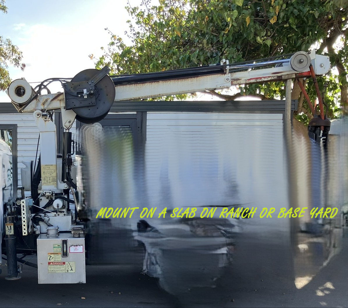 2016 14FT BOOM GRAPPLE CRANE 5,700 LBS CAPACITY - BEST OFFER TAKES IT!