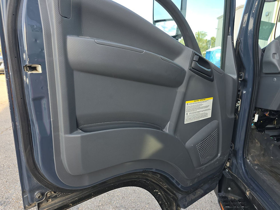 Thumbnail: SOLD VIP CLUB 2021 ISUZU NRR 12FT BOX LIFT GATE DIESEL