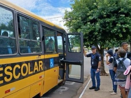 Detran aplica 136 multas em transporte escolar na região