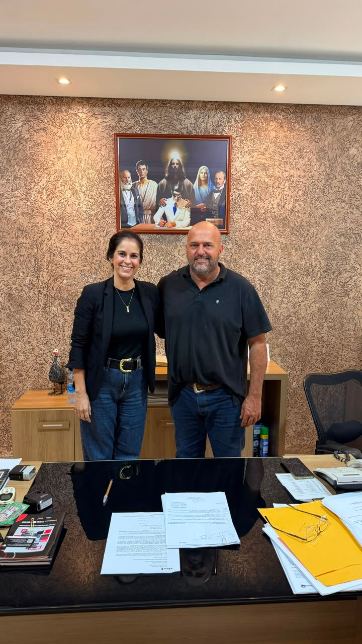 Flavia Resende intensifica agenda de compromissos na região 