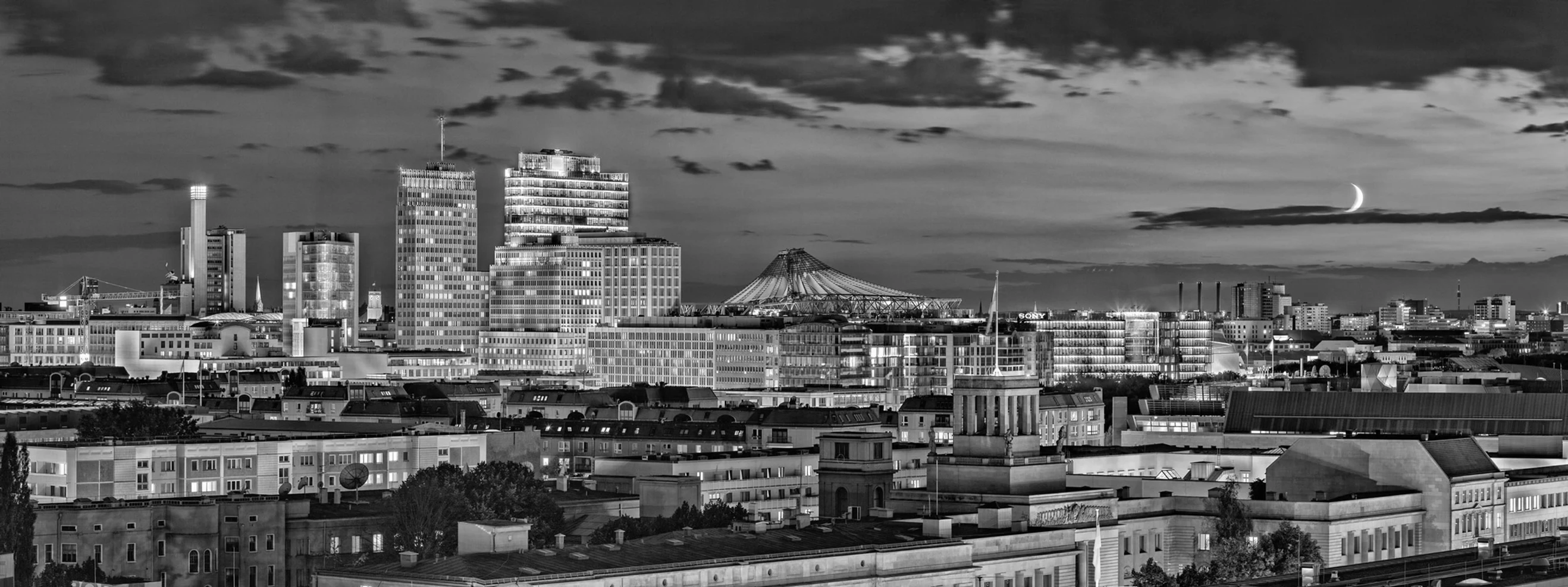 Wolfgang-Scholvien-Berlin Potsdamer Platz No.2 Fuji Chrystal Archive Print auf Alu Dibond Formate: 265x100cm | 190x70cm-Kanthaus-LivingBerlin