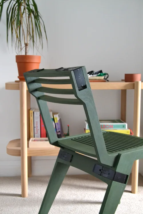 Fuzl-Chair-Grün-Kanthaus-LivingBerlin