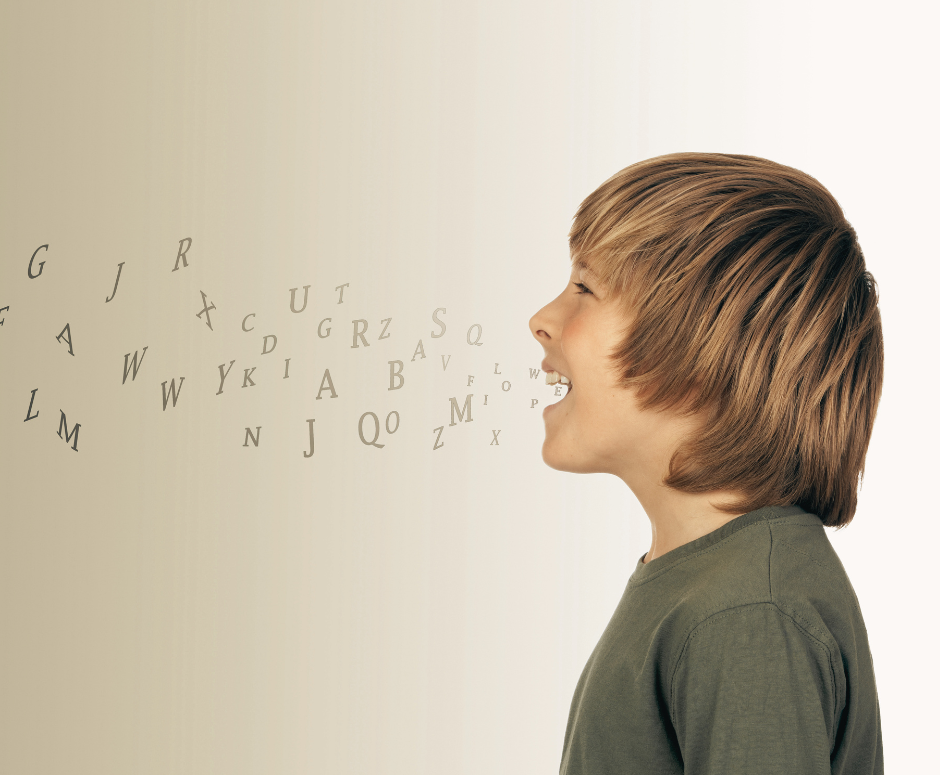 Un enfant qui bredouille et qui a parfois de la difficulté à se faire comprendre.