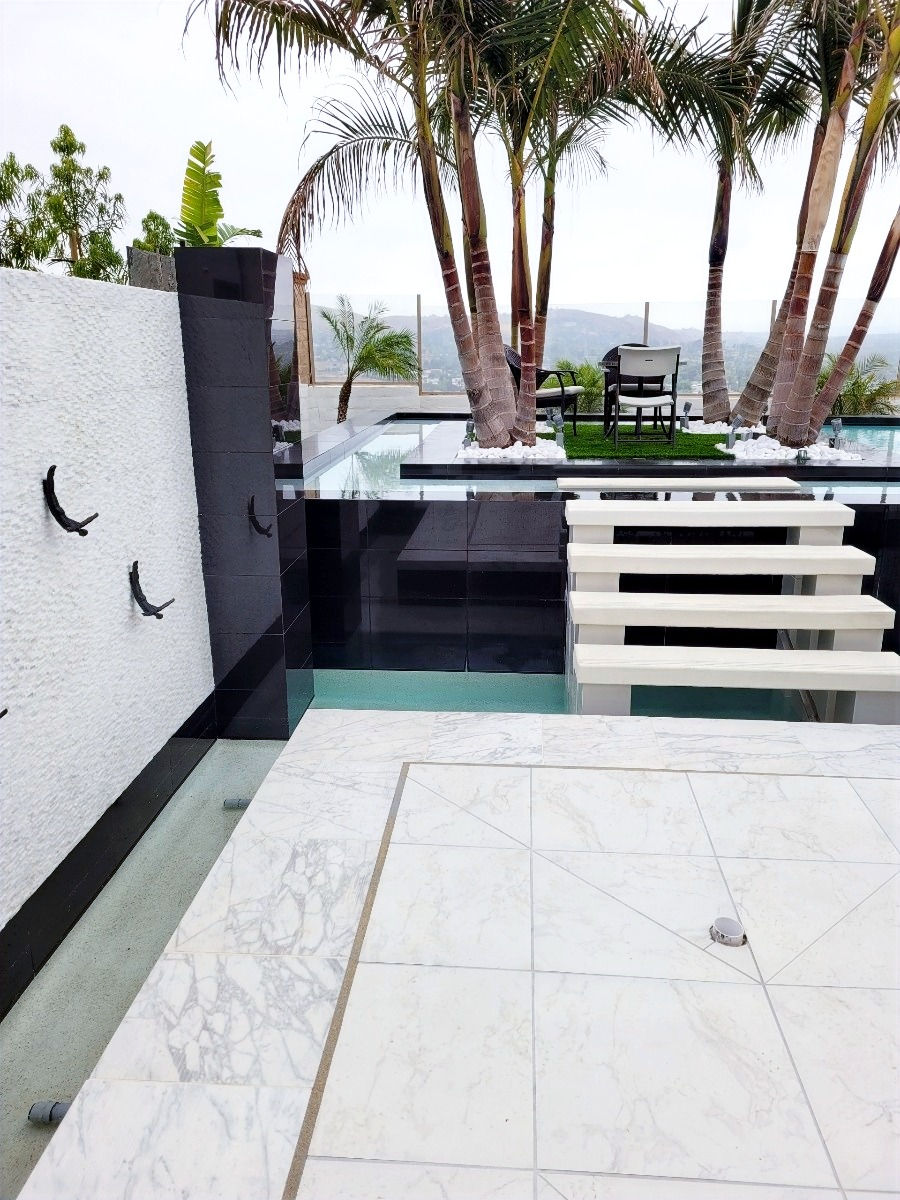 Vanishing Edge Pool & Water Wall