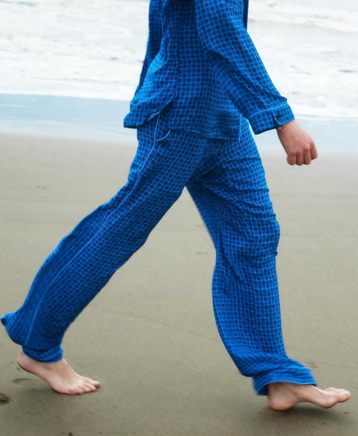 Knitwear product language by the sea