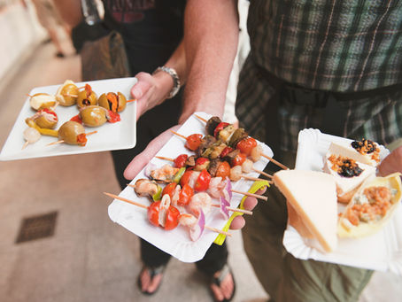 Which Wedding Food Service Style is Right for You?