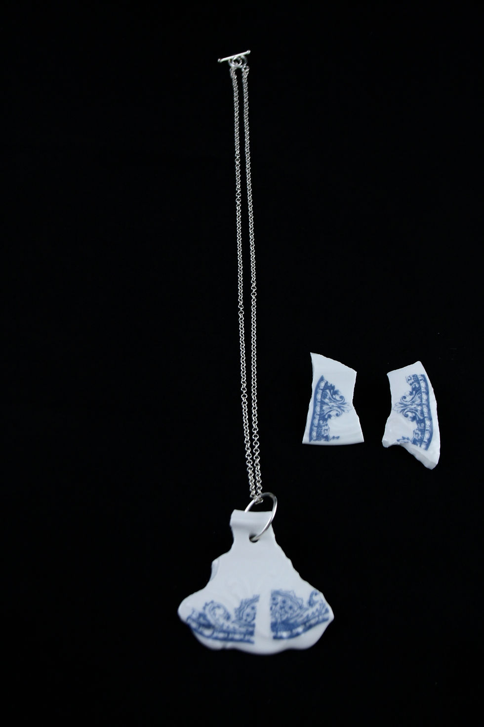 Thumbnail: Delft Necklaice N°1- "Broken collection"