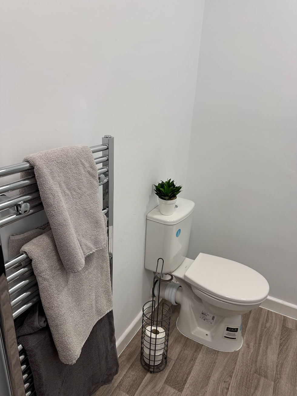 4 x EN-SUITE ROOMS AVAILABLE: ST HELENS CENTRAL