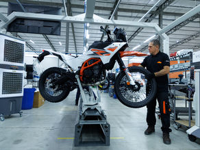 Empresa inaugura fábrica em Manaus com capacidade para 20 mil motocicletas por ano