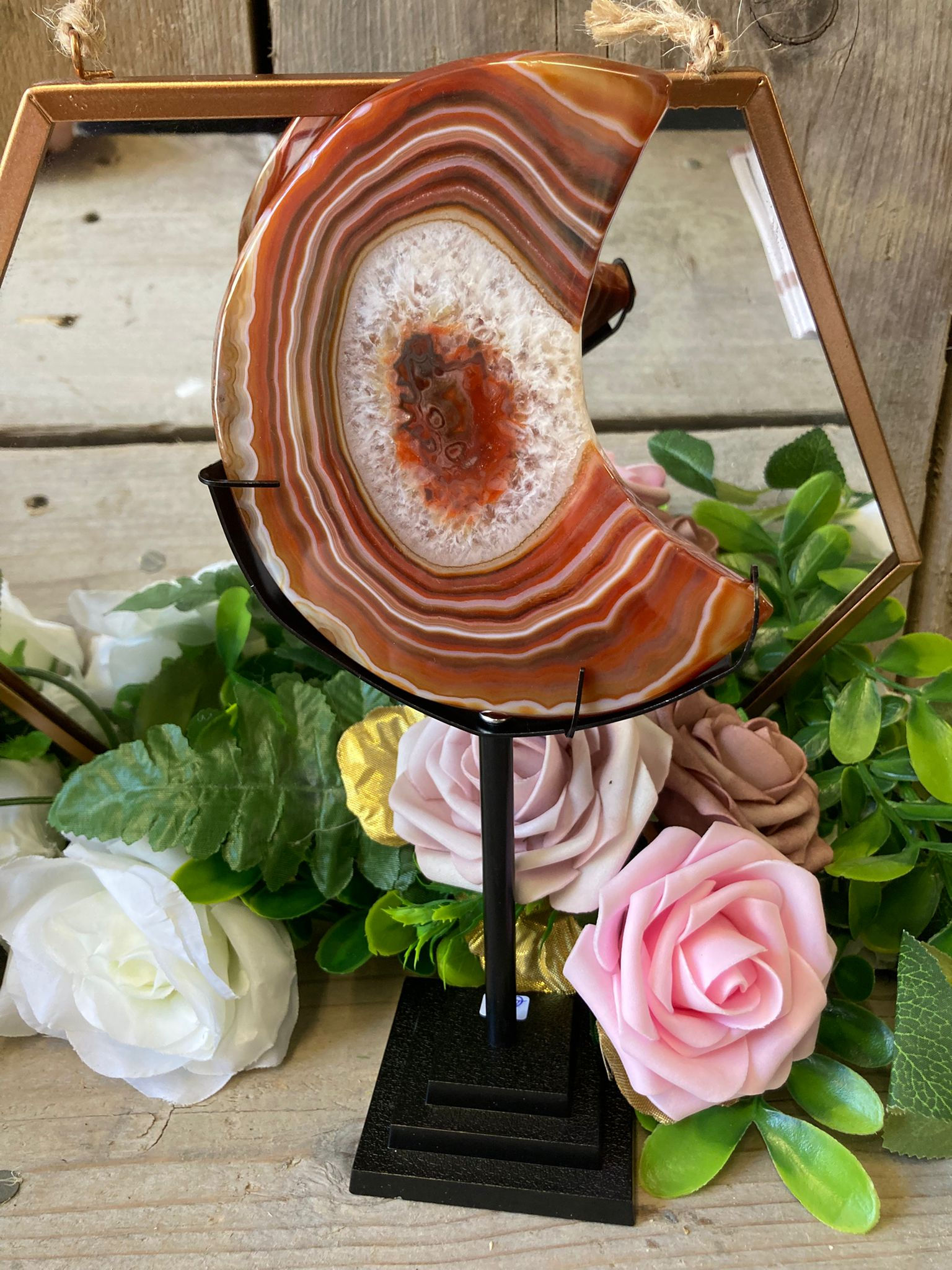 Sardonyx Moon with Stand