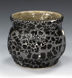 Thrown pot