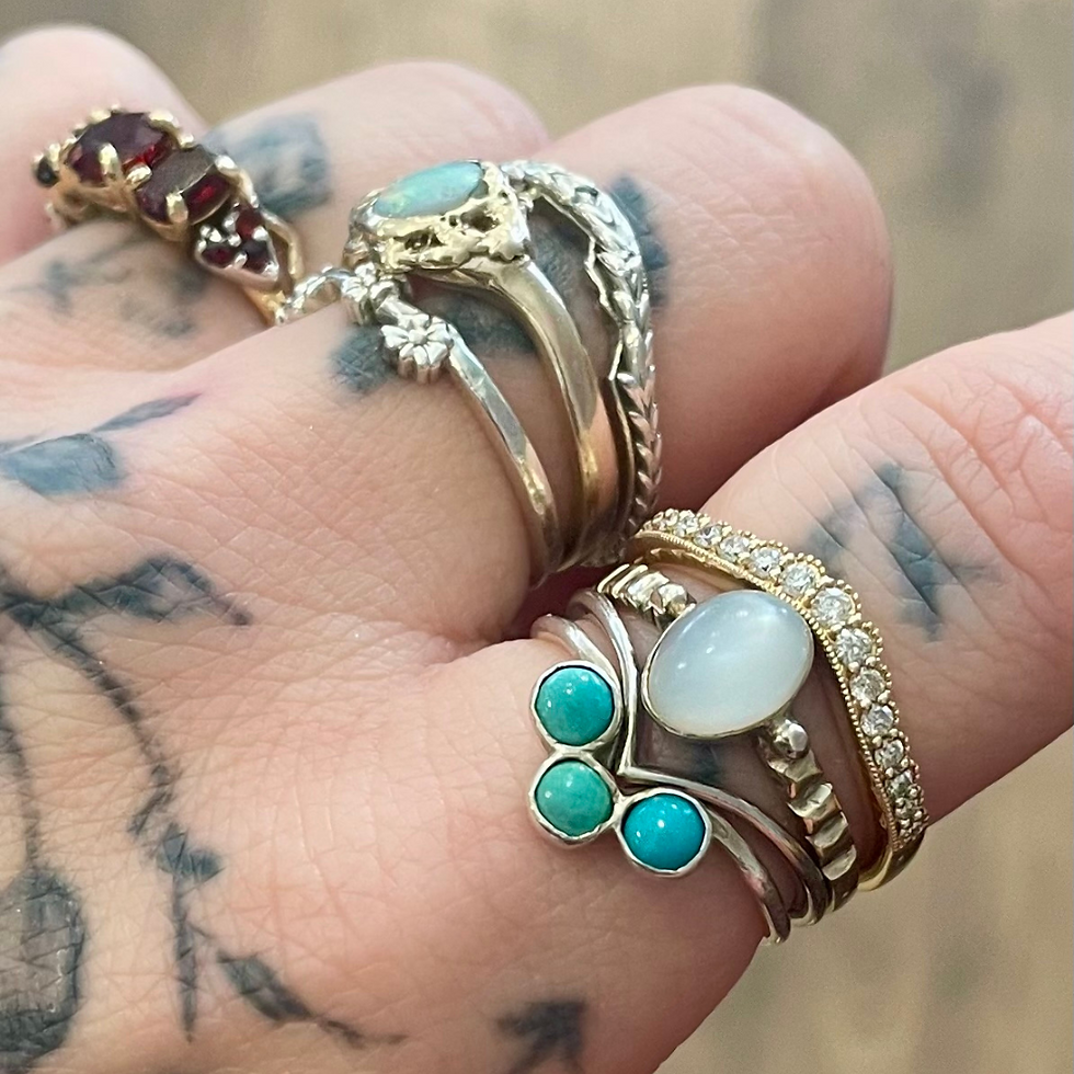 Thumbnail: 10k YG Natural White Cat Eye Moonstone Ring