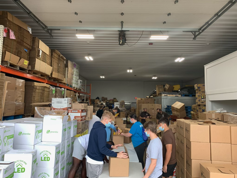 Student volunteers helping out
