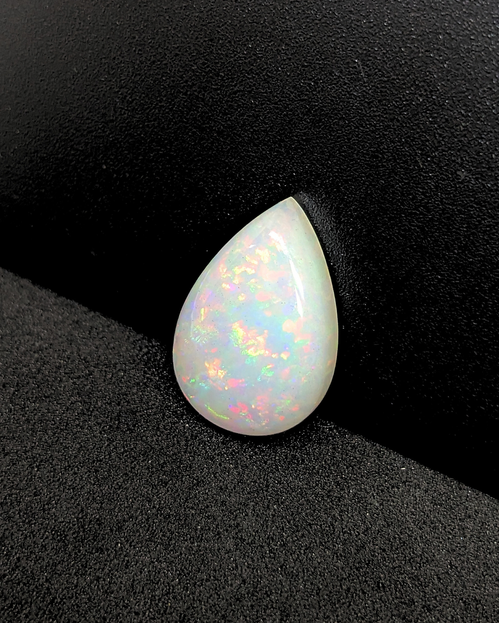 Thumbnail: 9-carat Welo opal pear cabochon with natural brilliance