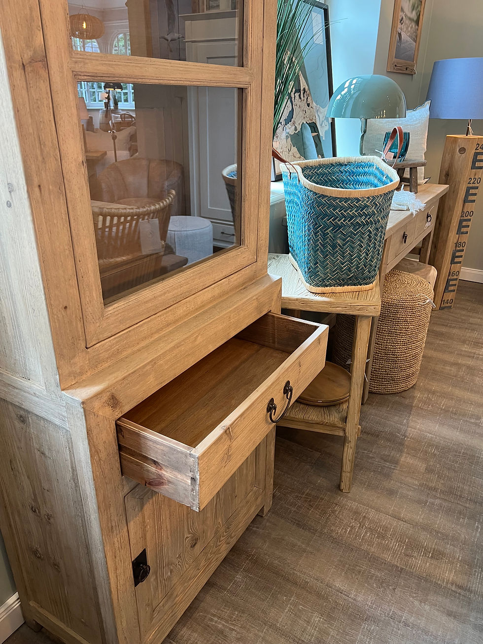 Miniaturbild: Vitrine Altholz Cleo