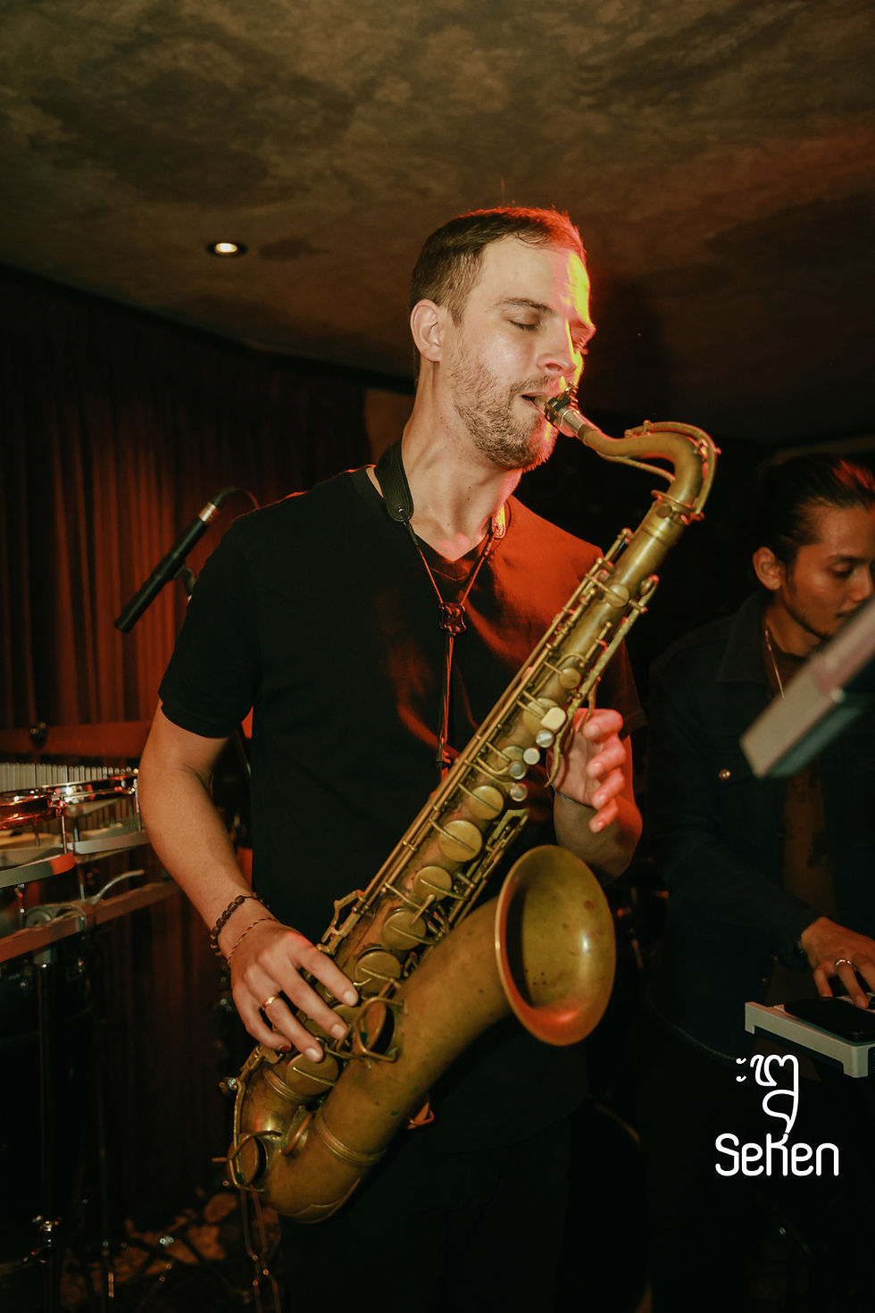 Kuba Skowronski Saxophonist at Seken