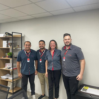 Equipe Exclusiva acompanhando processo para vaga de comprador.