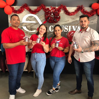 Colaboradores Exclusiva Colchões com seu brinde de Natal