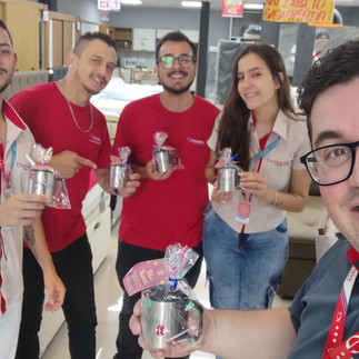 Colaboradores Exclusiva Colchões com seu brinde de Natal