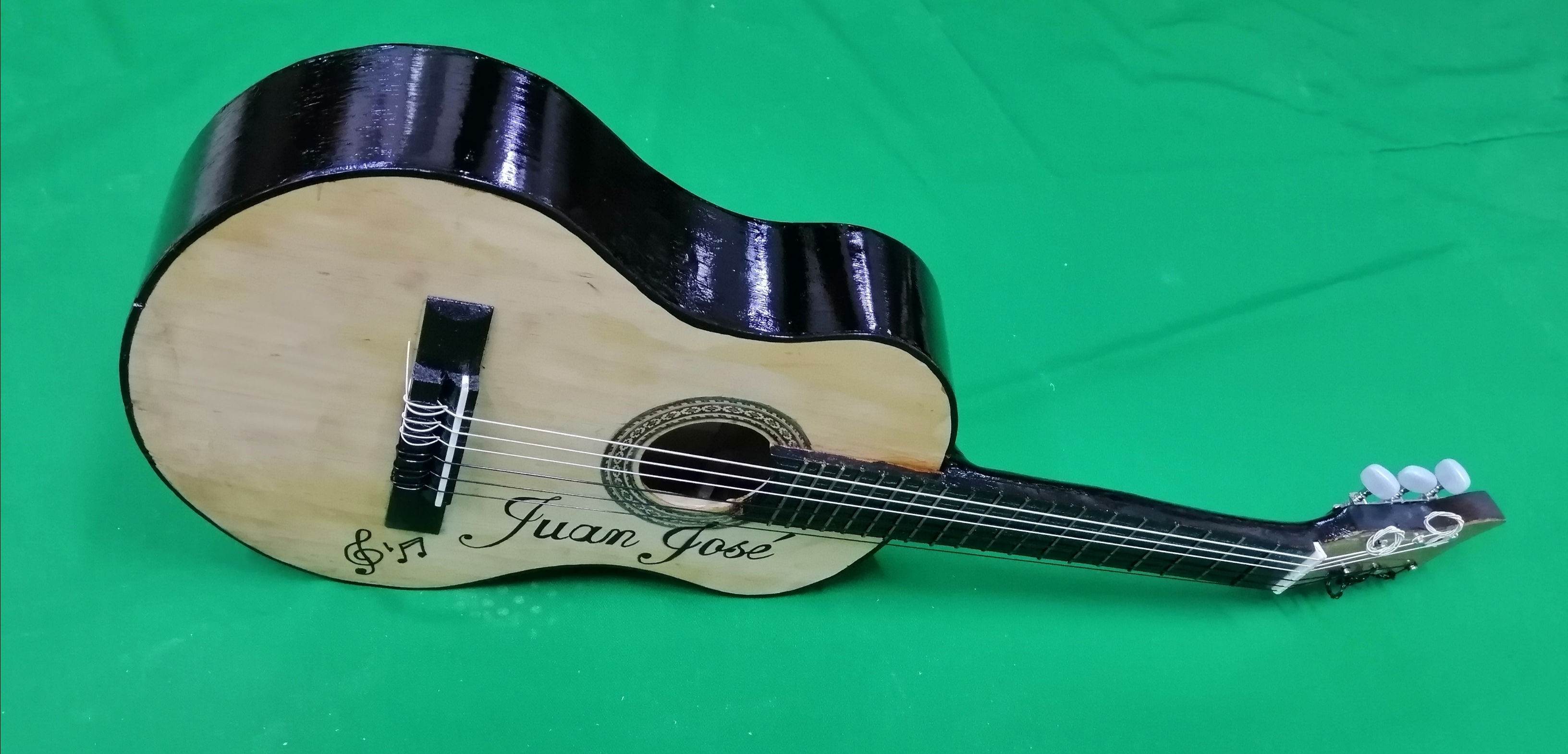 Guitarra tipo Junior