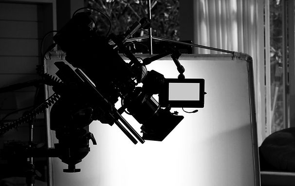 Pro-video-camera-in-studio-set-1147046.jpg