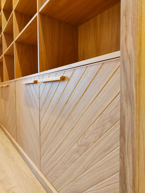 Estantería, librería, madera, zona de estudio, almacenaje.