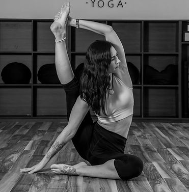 Clases yoga privada domicilio.jpg