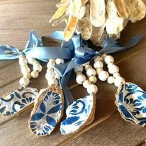 Thumbnail: Salt & Pepper Cellar Set with Spoon