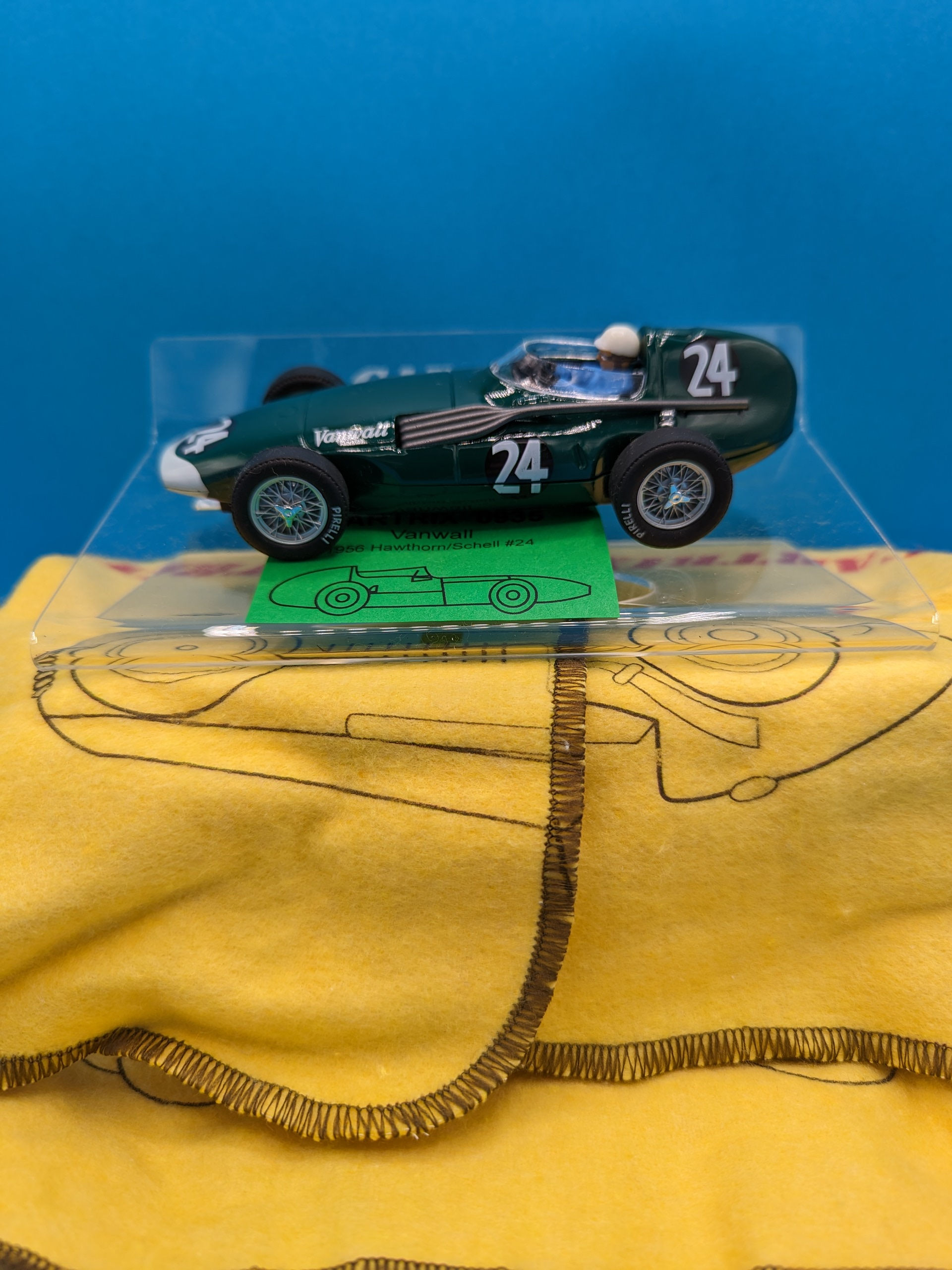 Cartrix 0935 1956 M Hawthorn/H Schell #24 Vanwall