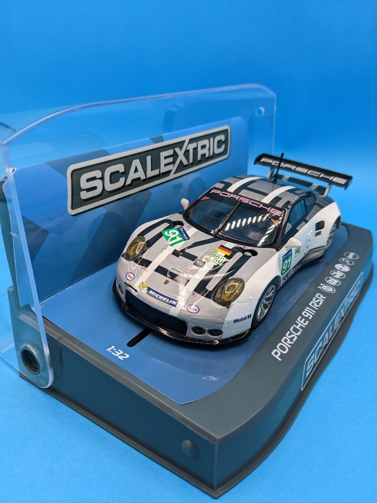Thumbnail: Scalextric C3944 Porsche 911 RSR 2016 24Hours of Le Mans No.91